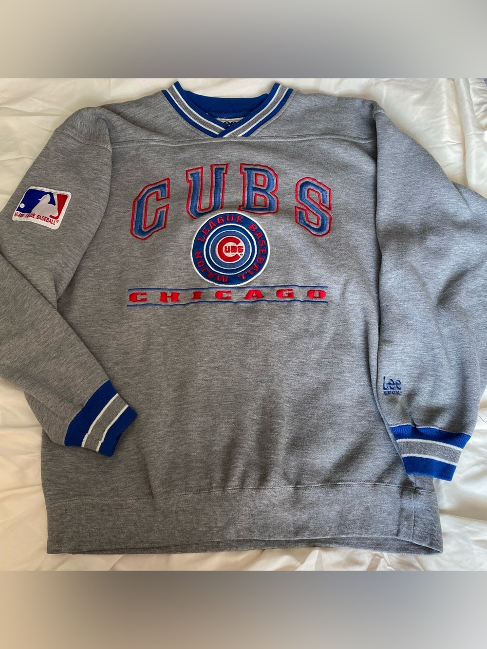 Vintage Chicago Cubs Sweatshirt V-Neck Sz M Mlb Baseball Lee Sports Nutmeg Mills